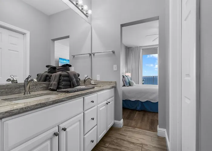 2 Bedroom Lighthouse Wbunk, 3 Pools! Direct Beachfront Free Daily Activities *