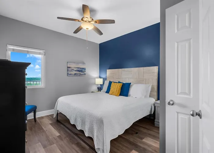 2 Bedroom Lighthouse Wbunk, 3 Pools! Direct Beachfront Free Daily Activities Apartment Gulf Shores