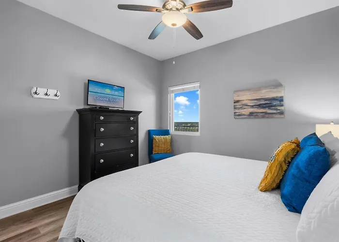 2 Bedroom Lighthouse Wbunk, 3 Pools! Direct Beachfront Free Daily Activities Gulf Shores