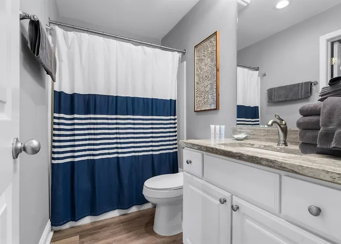 2 Bedroom Lighthouse Wbunk, 3 Pools! Direct Beachfront Free Daily Activities