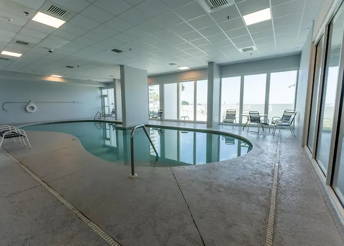 Apartment 2 Bedroom Lighthouse Wbunk, 3 Pools! Direct Beachfront Free Daily Activities Gulf Shores